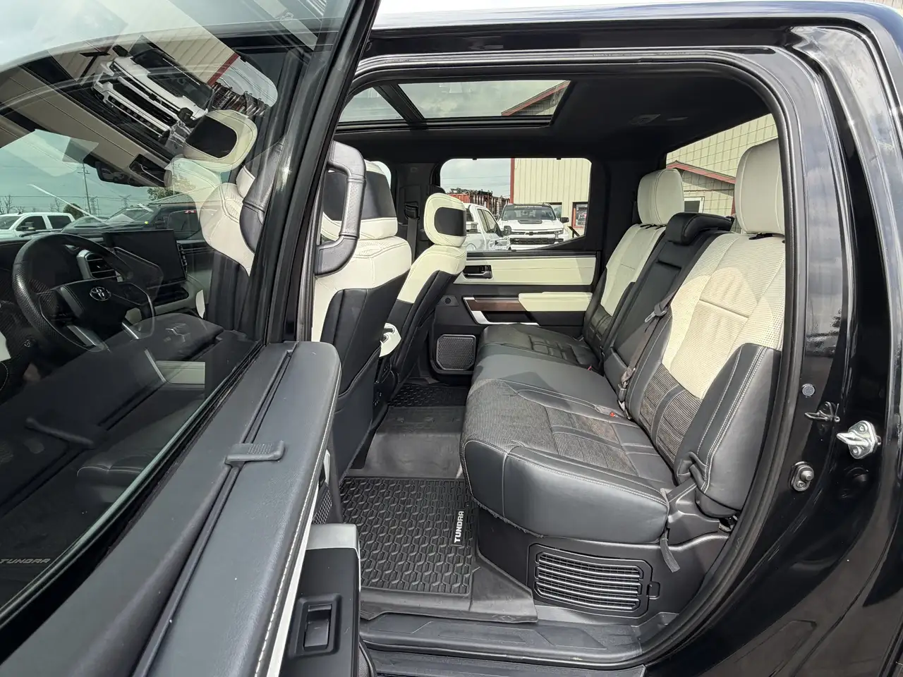 Toyota Tundra снимка Toyota Tundra