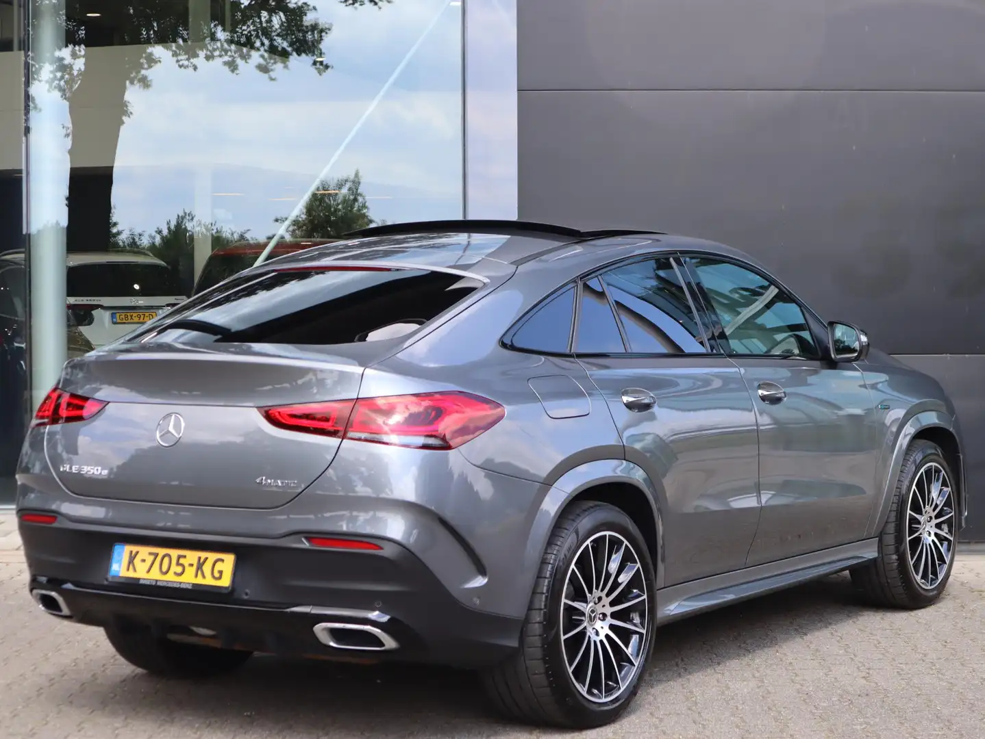 Mercedes-Benz GLE 350 Coupé e 4MATIC Achteruitrijcamera | Adaptieve Crui Grijs - 2