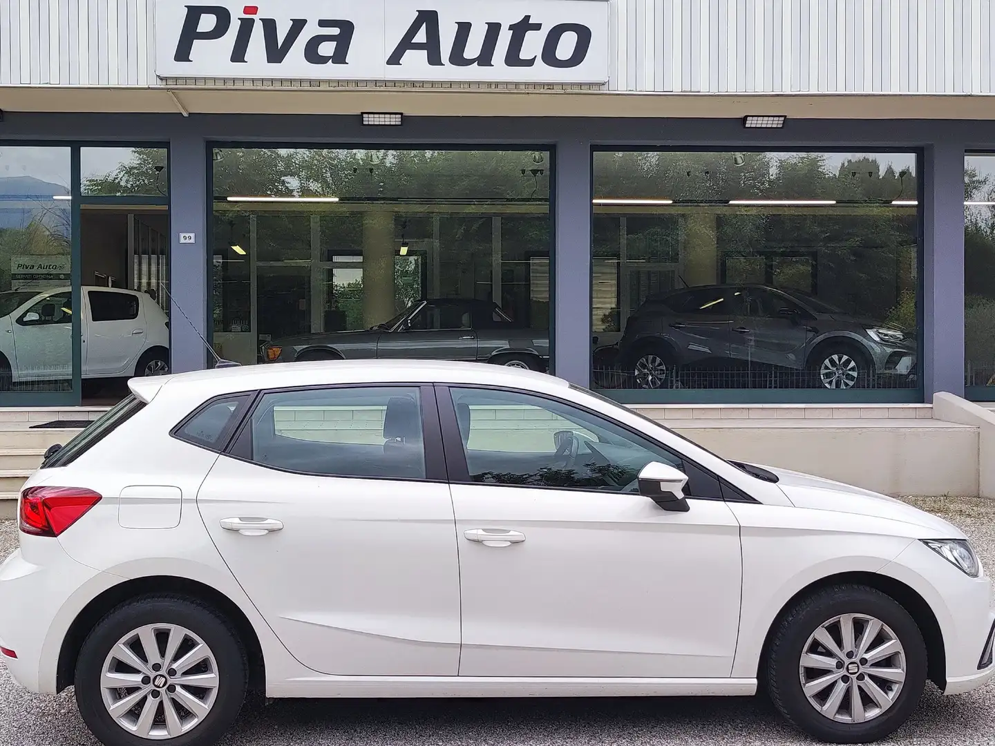 SEAT Ibiza Ibiza 1.0 ecotsi Xcellence 95cv Weiß - 1