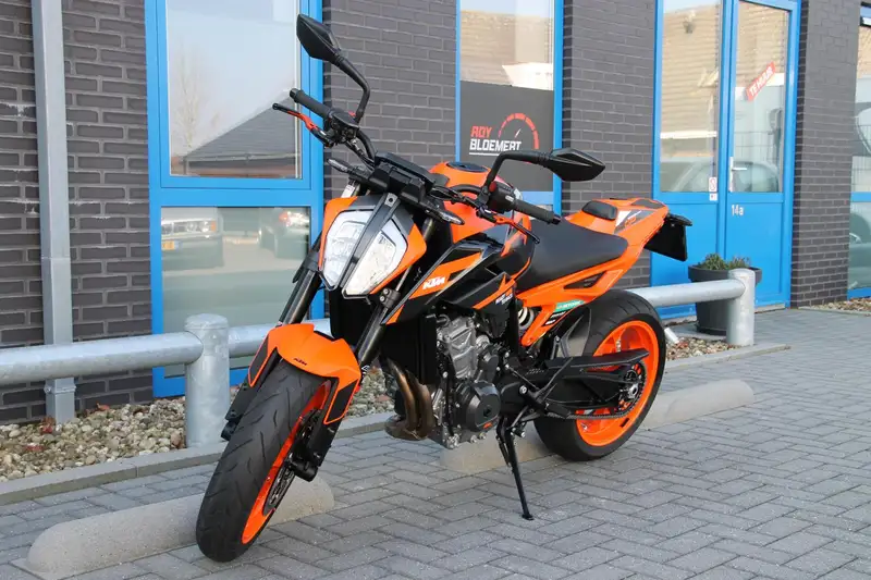 KTM 890 Duke