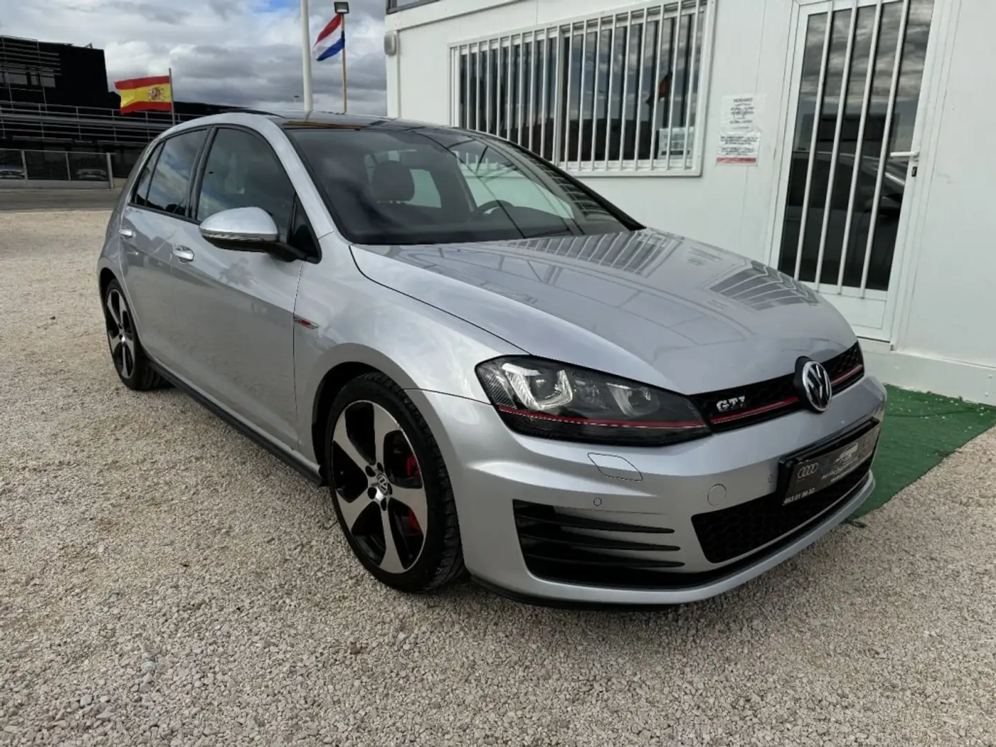 Volkswagen Golf GTI 2.0 TSI 220 Argent - 2