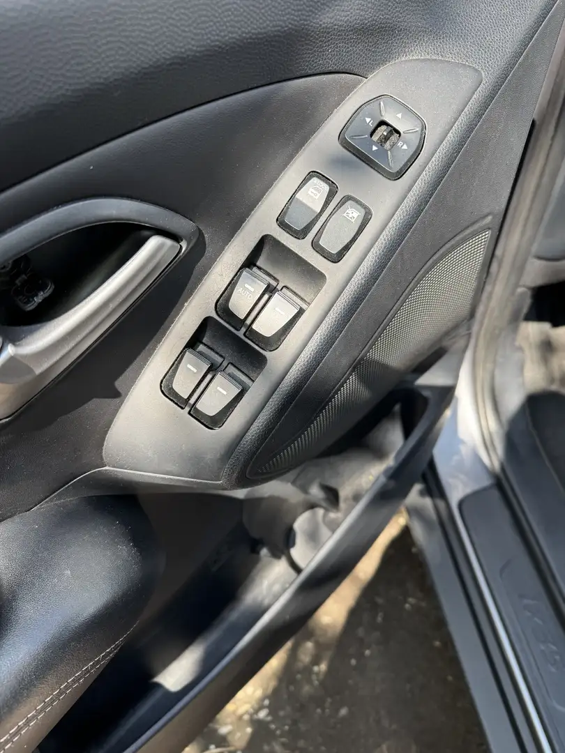 Hyundai iX35 1.6 2WD blue Comfort - 2