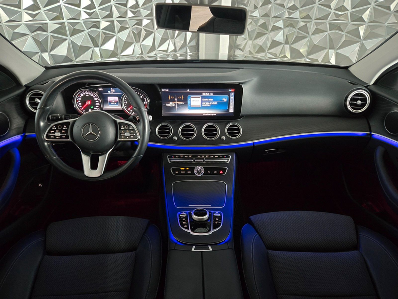 Mercedes-Benz E 200 d Avantgarde*AMBIENTE*KAMERA*CARPLAY* — photo 12