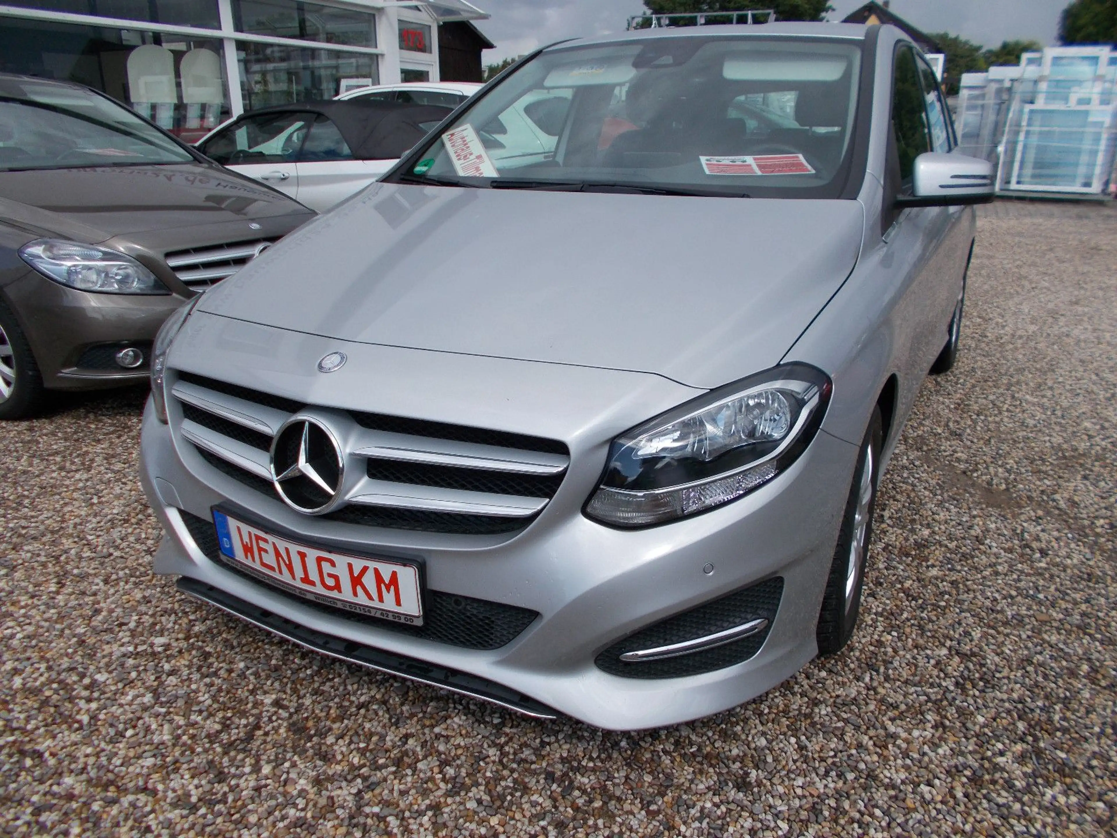 Mercedes-Benz B 180 B180,Nur 15000KM,Facelift,1Hand,Rentnerfahrzeug