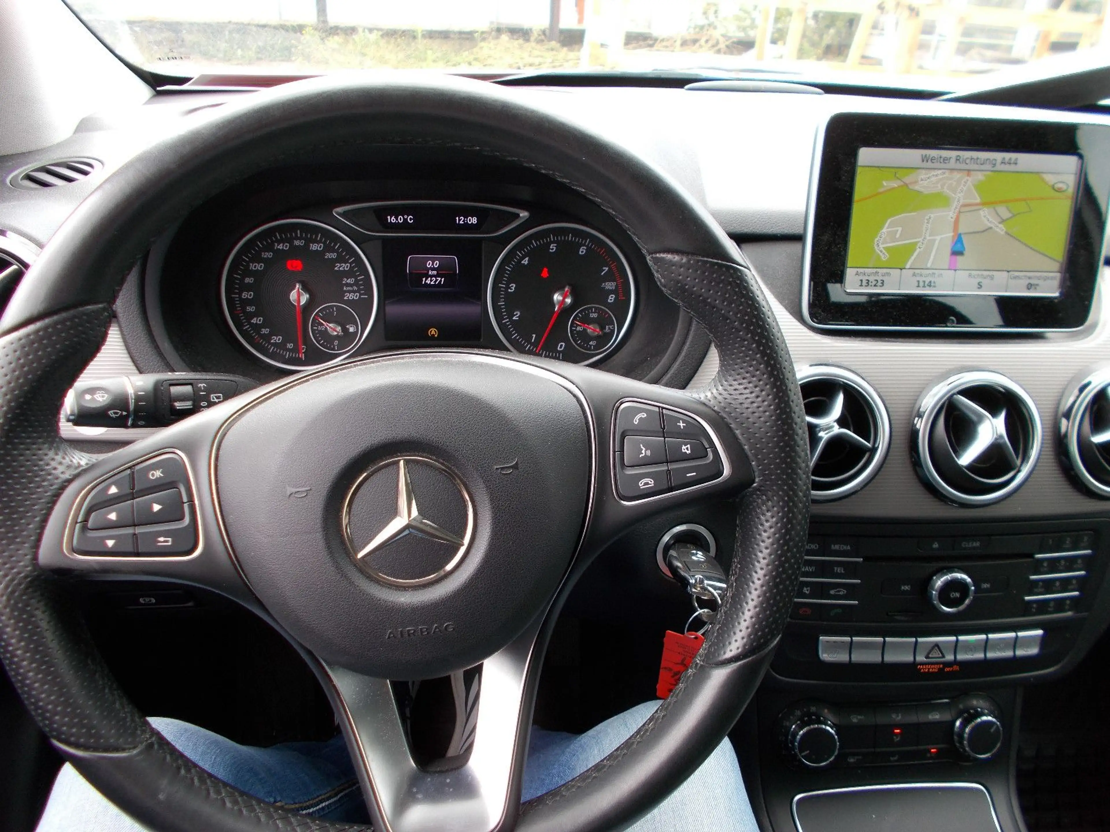 Mercedes-Benz B 180 B180,Nur 15000KM,Facelift,1Hand,Rentnerfahrzeug — photo 11
