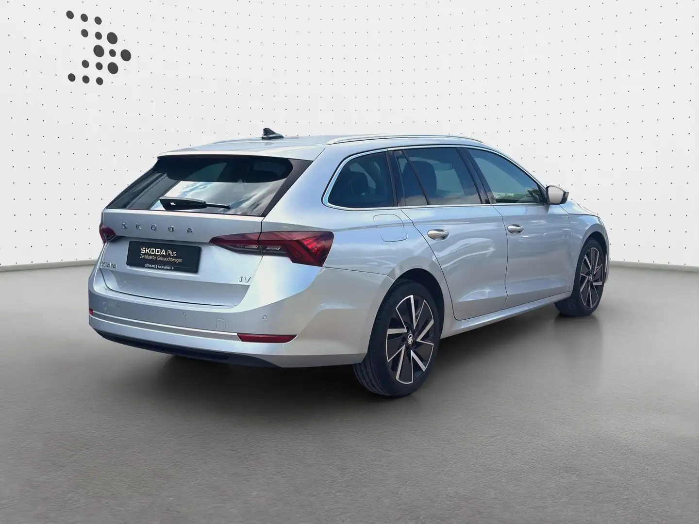 Skoda Octavia iV Combi First Edition eHybrid 150kW*NAV Srebrny - 2