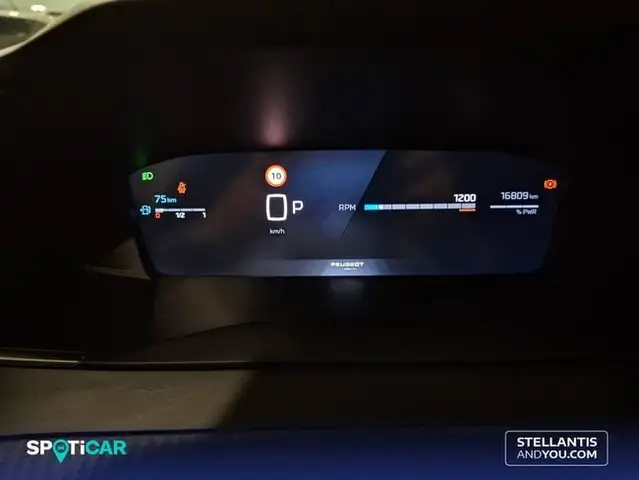 Peugeot 2008 view 12