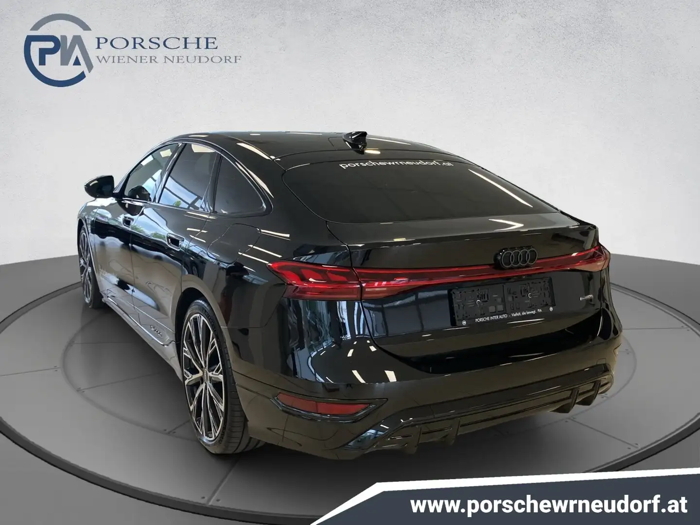 Audi A6 e-tron quattro Schwarz - 2
