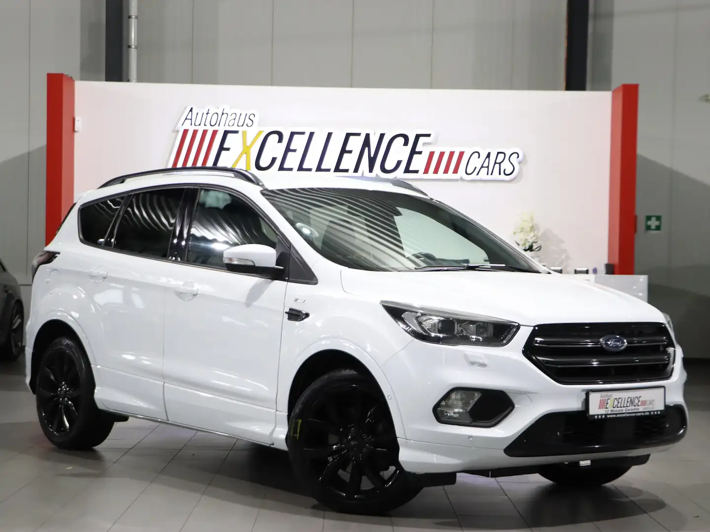 Ford Kuga ST-LINE SPORT WHITE & BLACK / XENON, LEDER Blanc - 1