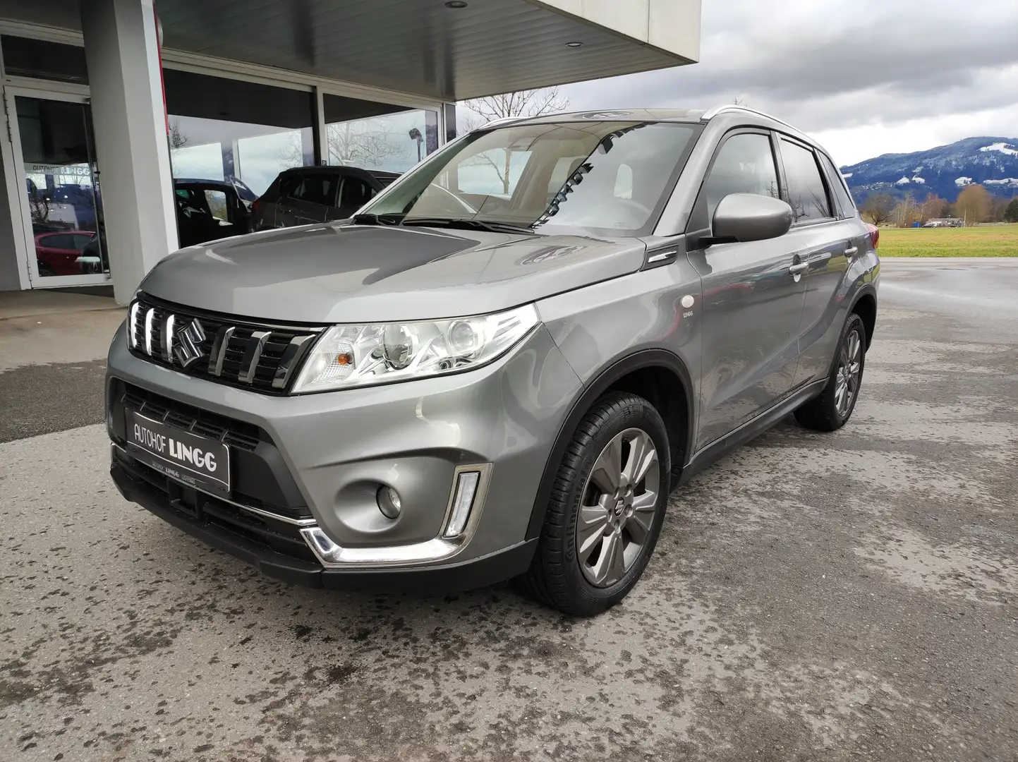Suzuki Vitara 1,0 Allgrip shine Grau - 1