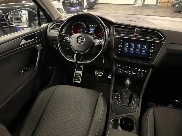 Volkswagen Tiguan view 6