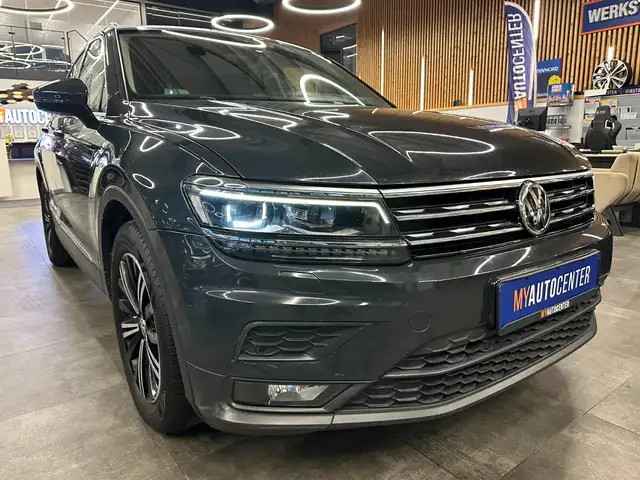 Volkswagen Tiguan view 3