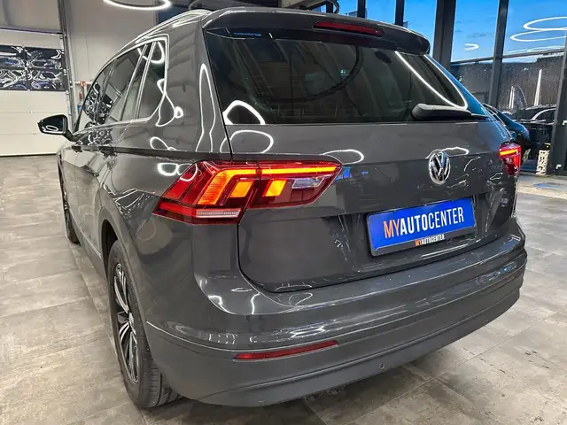 Volkswagen Tiguan view 5