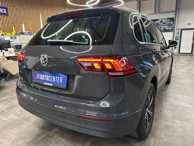 Volkswagen Tiguan view 2