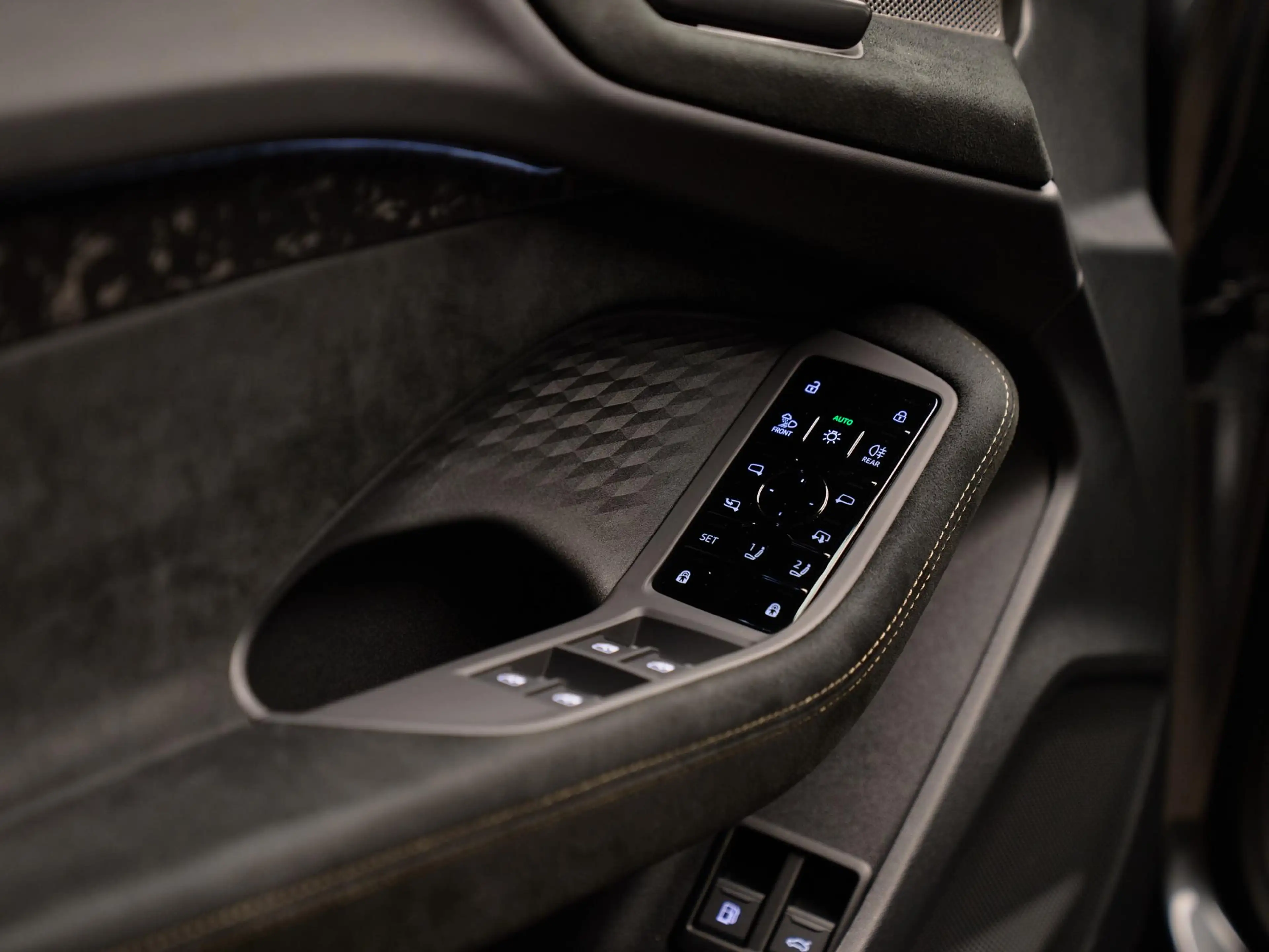 Audi RS5 Limousine E-Hybrid Quattro , camouflage extr., cer — photo 14