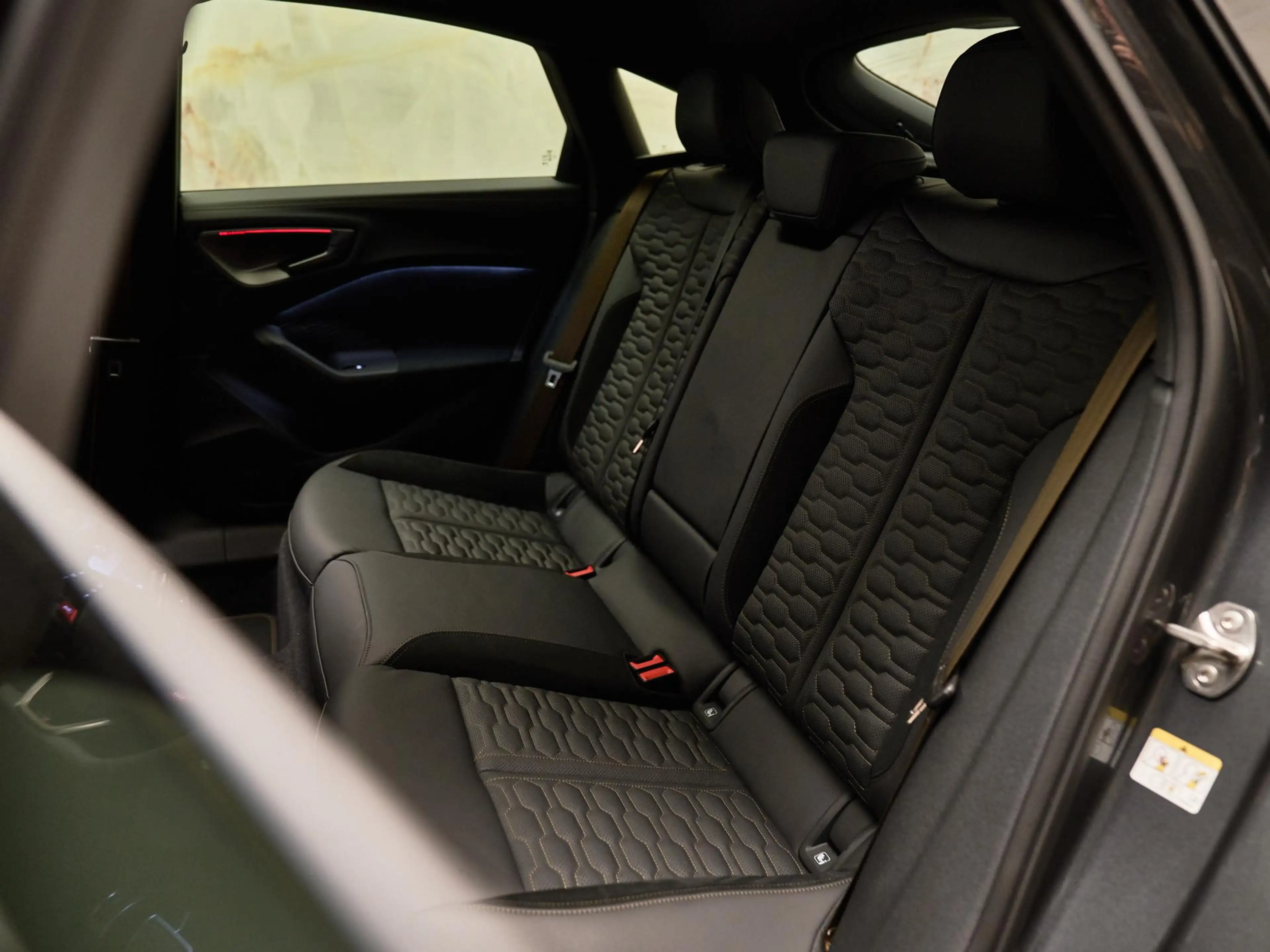 Audi RS5 Limousine E-Hybrid Quattro , camouflage extr., cer — photo 34