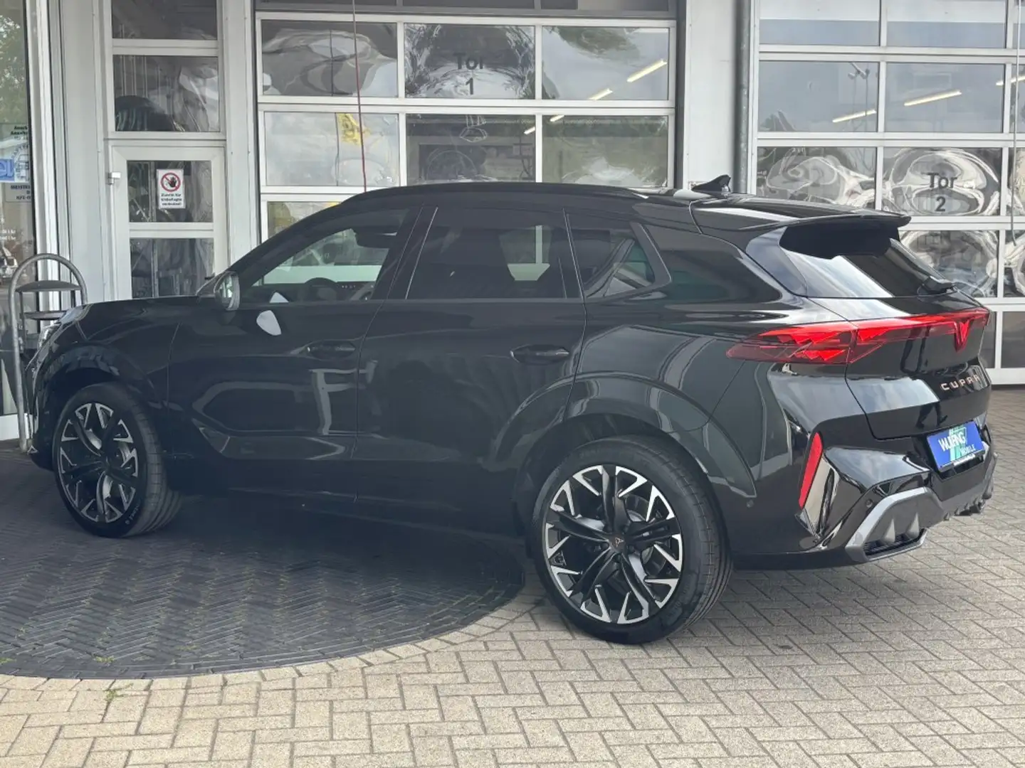 CUPRA Terramar VZ 2.0 TSI 4Drive Matrix,Pano,AHK,Sound Zwart - 2