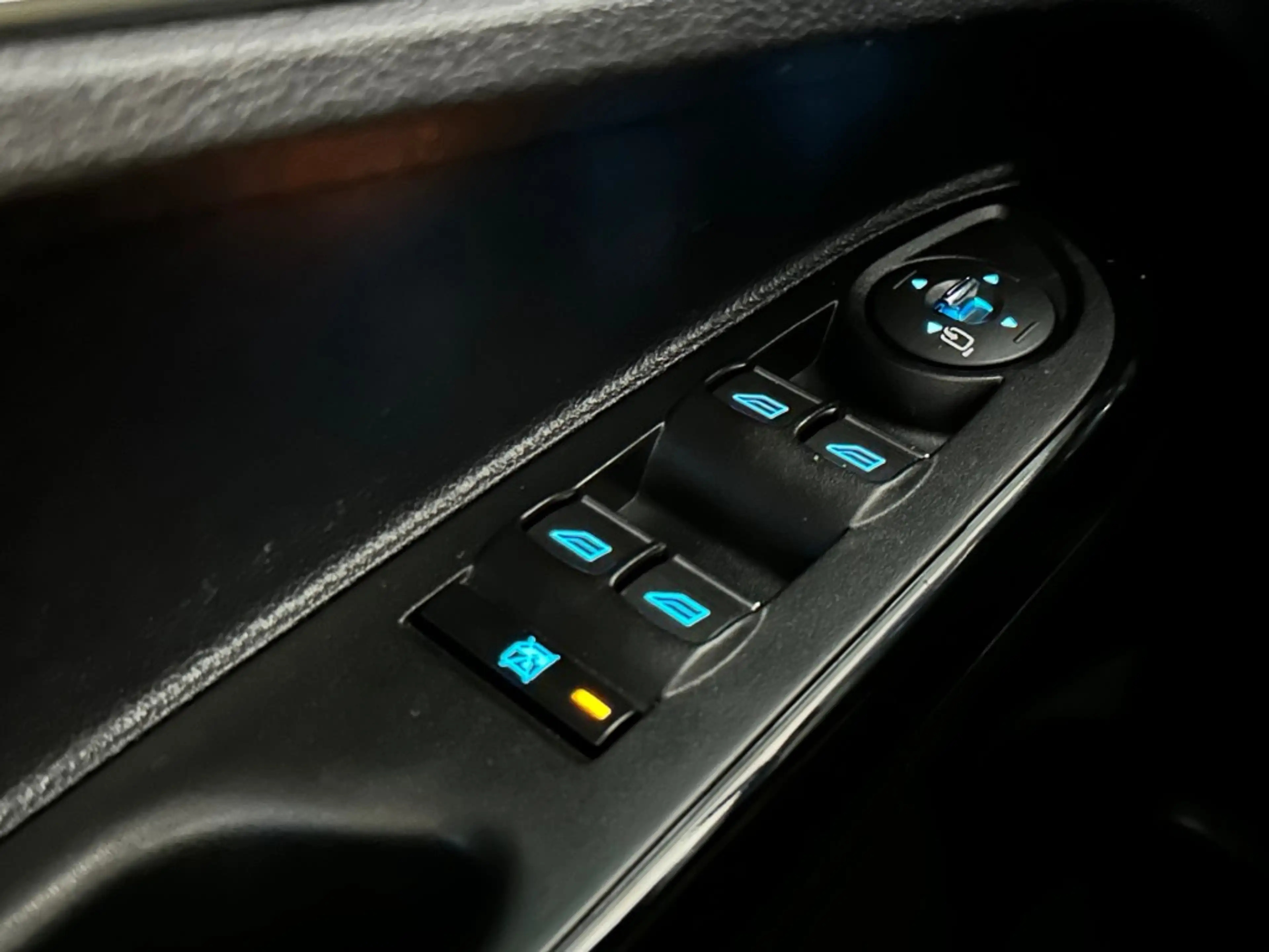 Ford B-Max 1.0 ECOB. TITANIUM l NAP l 5DRS l CAMERA l CRUISE — photo 31