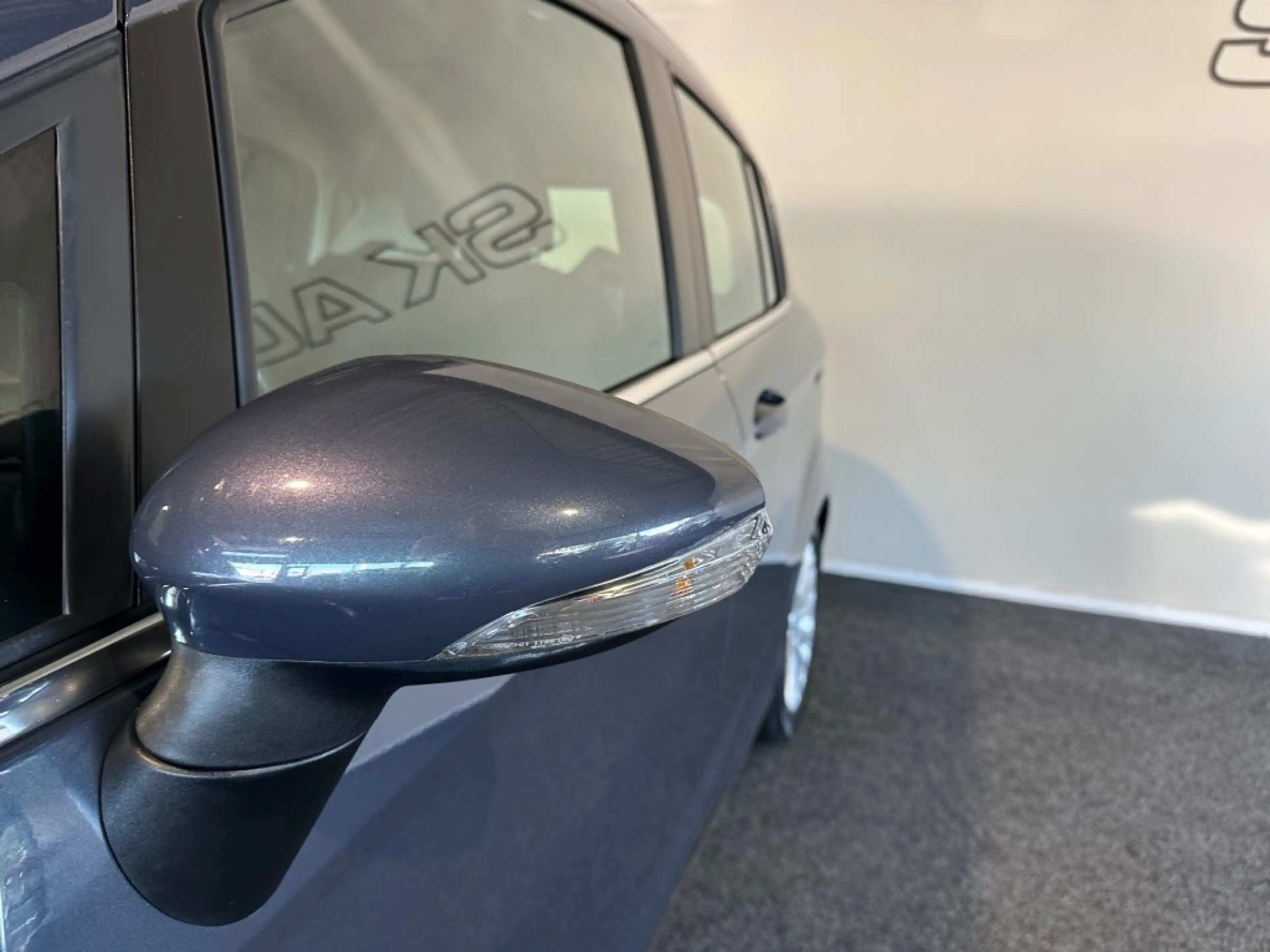 Ford B-Max 1.0 ECOB. TITANIUM l NAP l 5DRS l CAMERA l CRUISE — photo 39