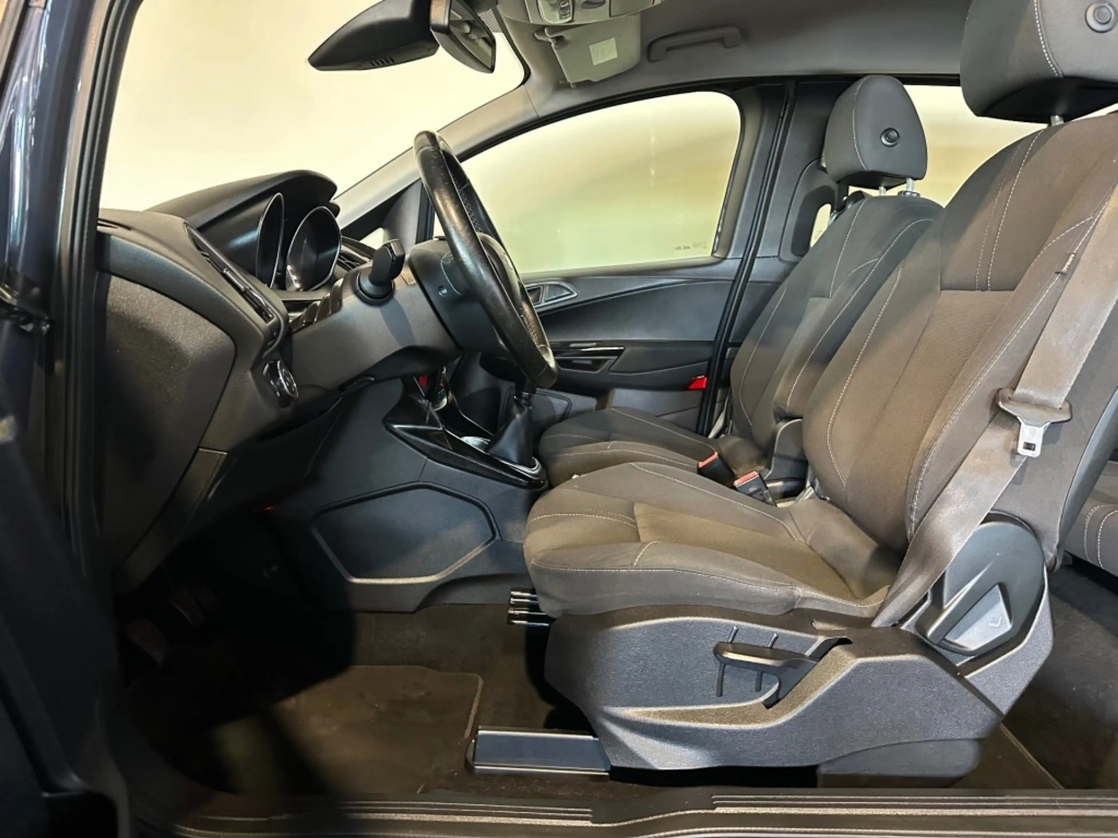 Ford B-Max 1.0 ECOB. TITANIUM l NAP l 5DRS l CAMERA l CRUISE — photo 13