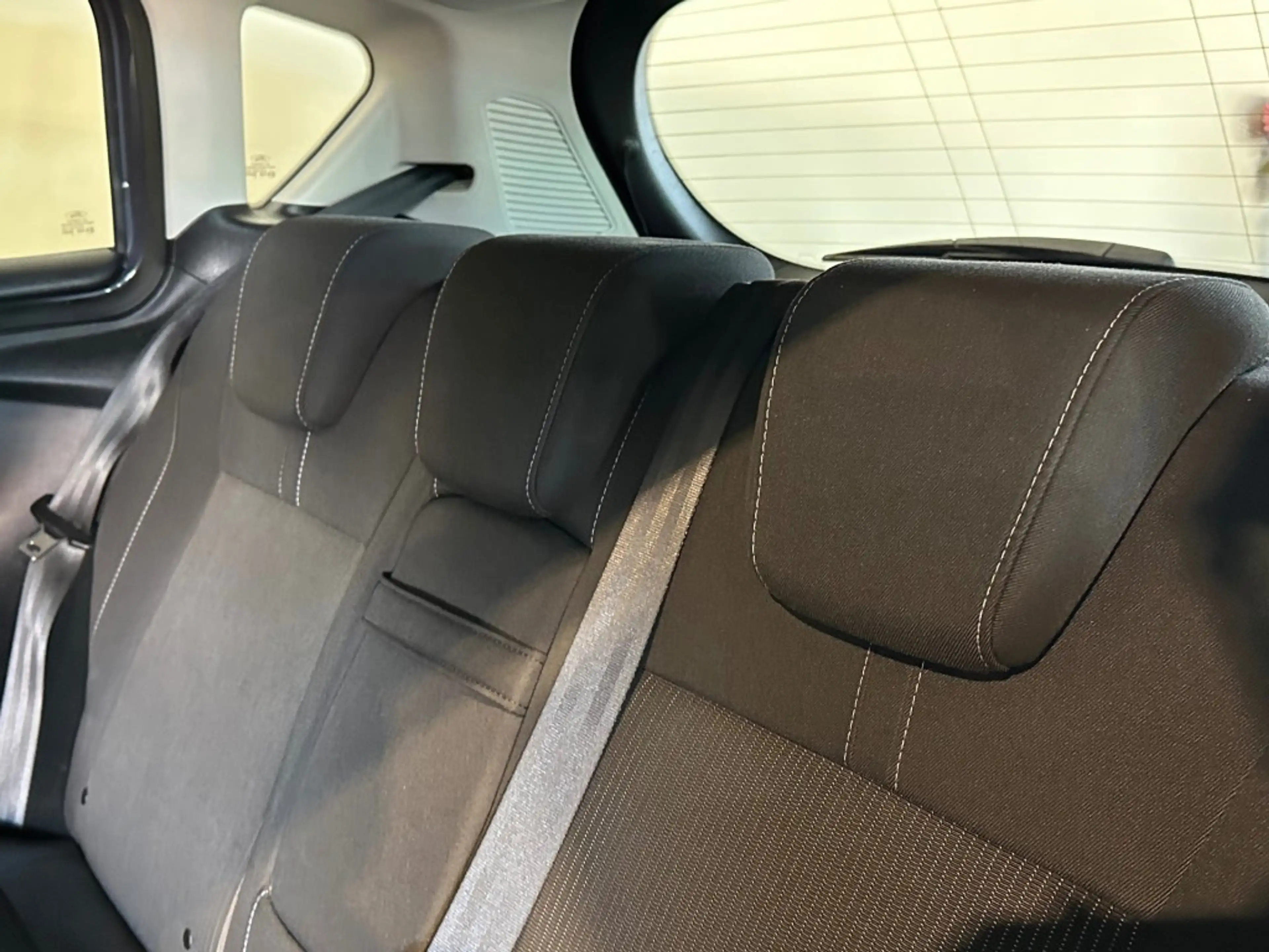 Ford B-Max 1.0 ECOB. TITANIUM l NAP l 5DRS l CAMERA l CRUISE — photo 35