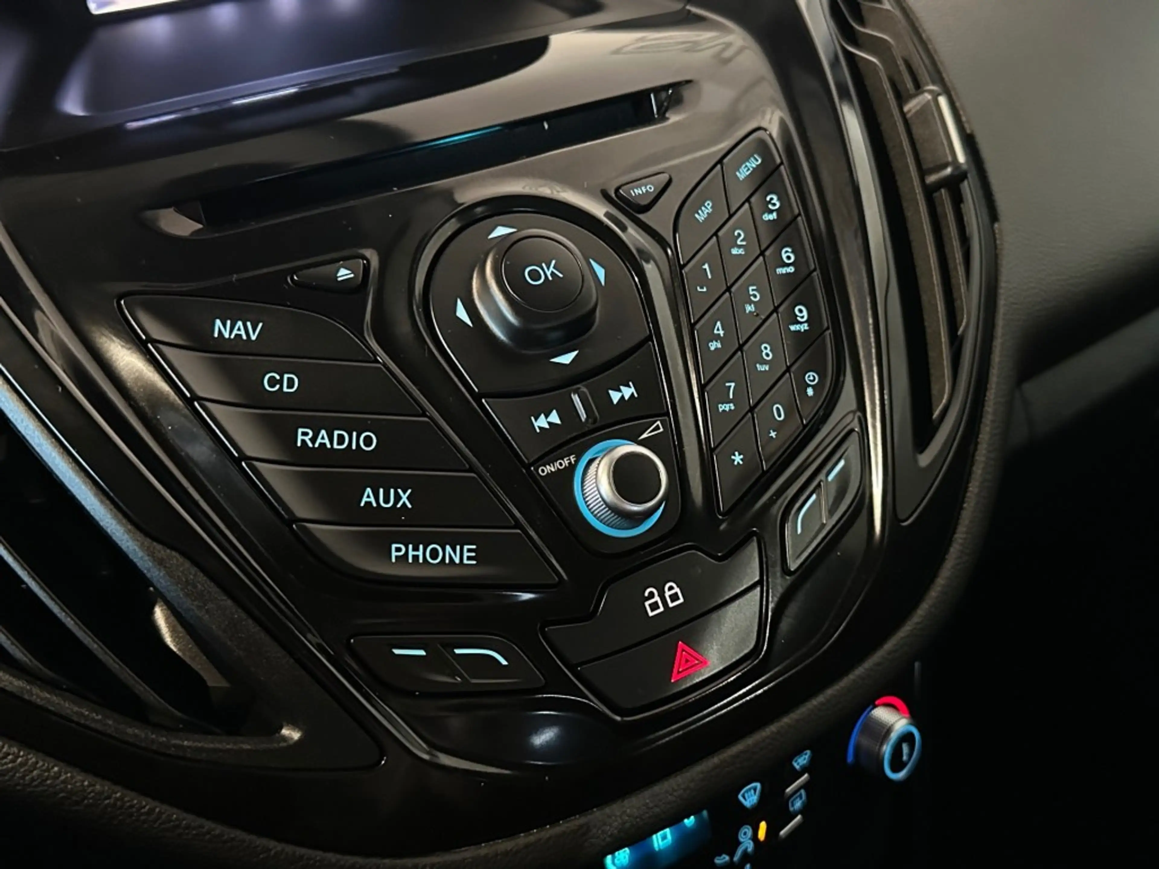 Ford B-Max 1.0 ECOB. TITANIUM l NAP l 5DRS l CAMERA l CRUISE — photo 27