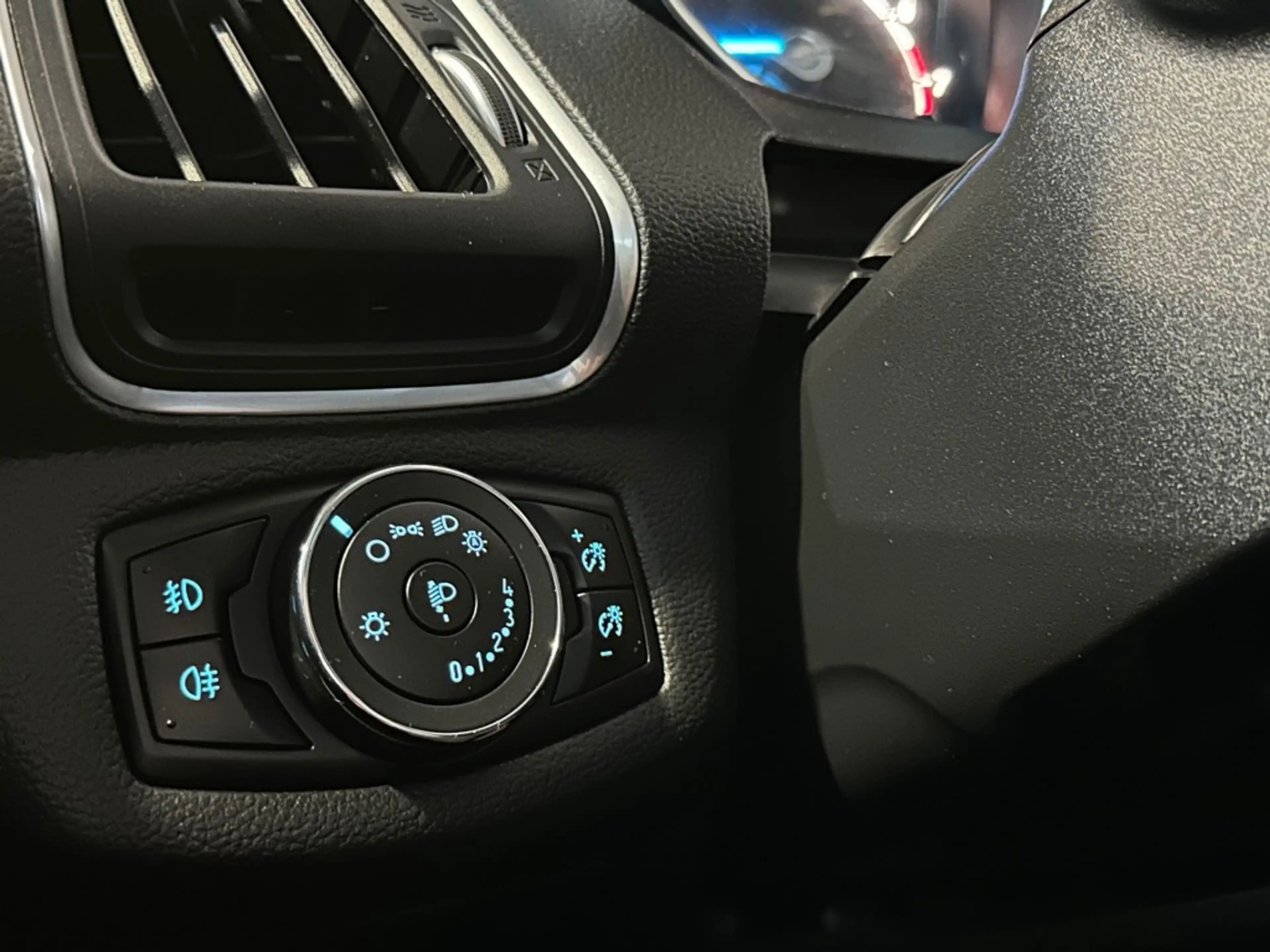 Ford B-Max 1.0 ECOB. TITANIUM l NAP l 5DRS l CAMERA l CRUISE — photo 32
