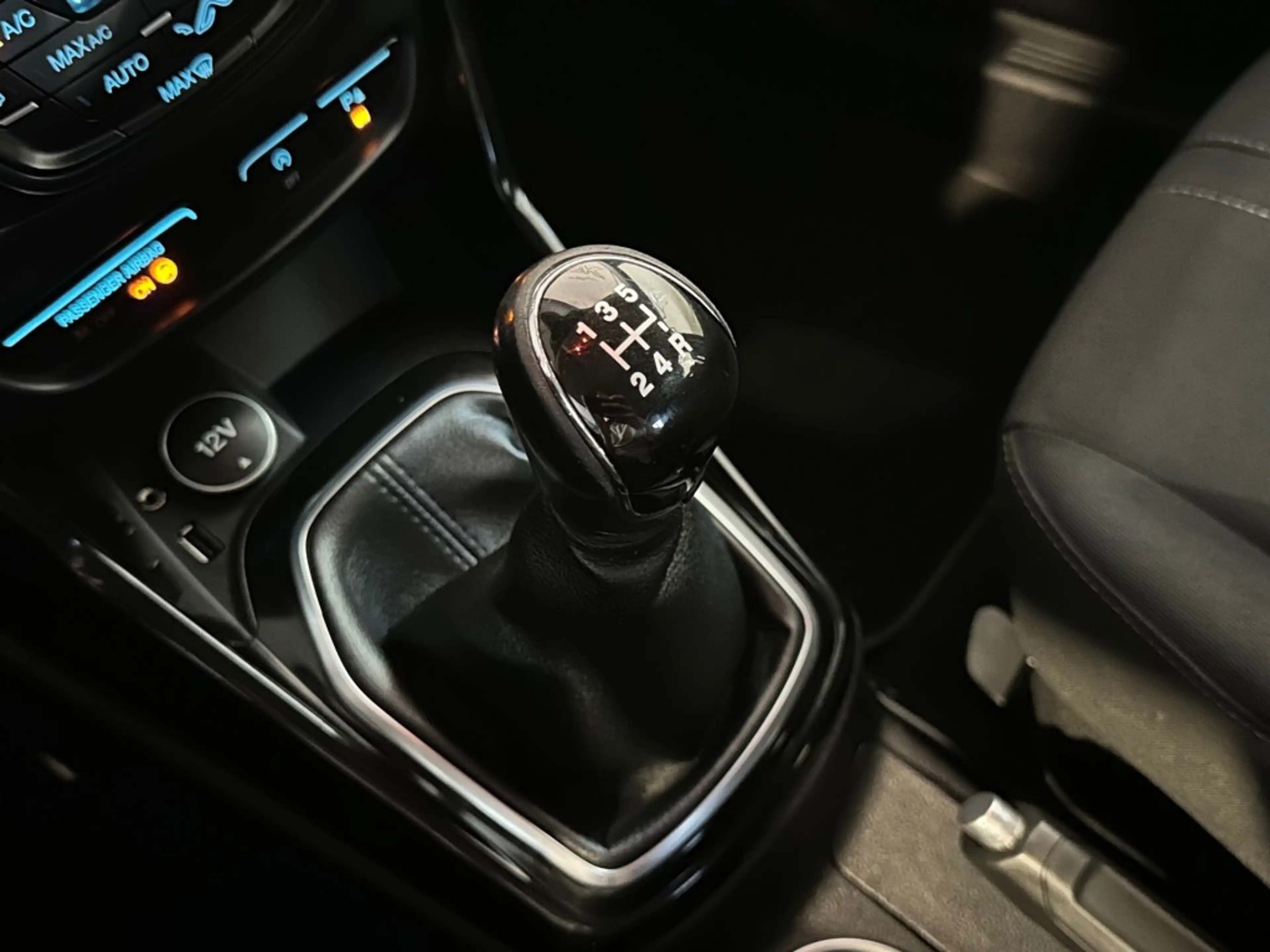 Ford B-Max 1.0 ECOB. TITANIUM l NAP l 5DRS l CAMERA l CRUISE — photo 29