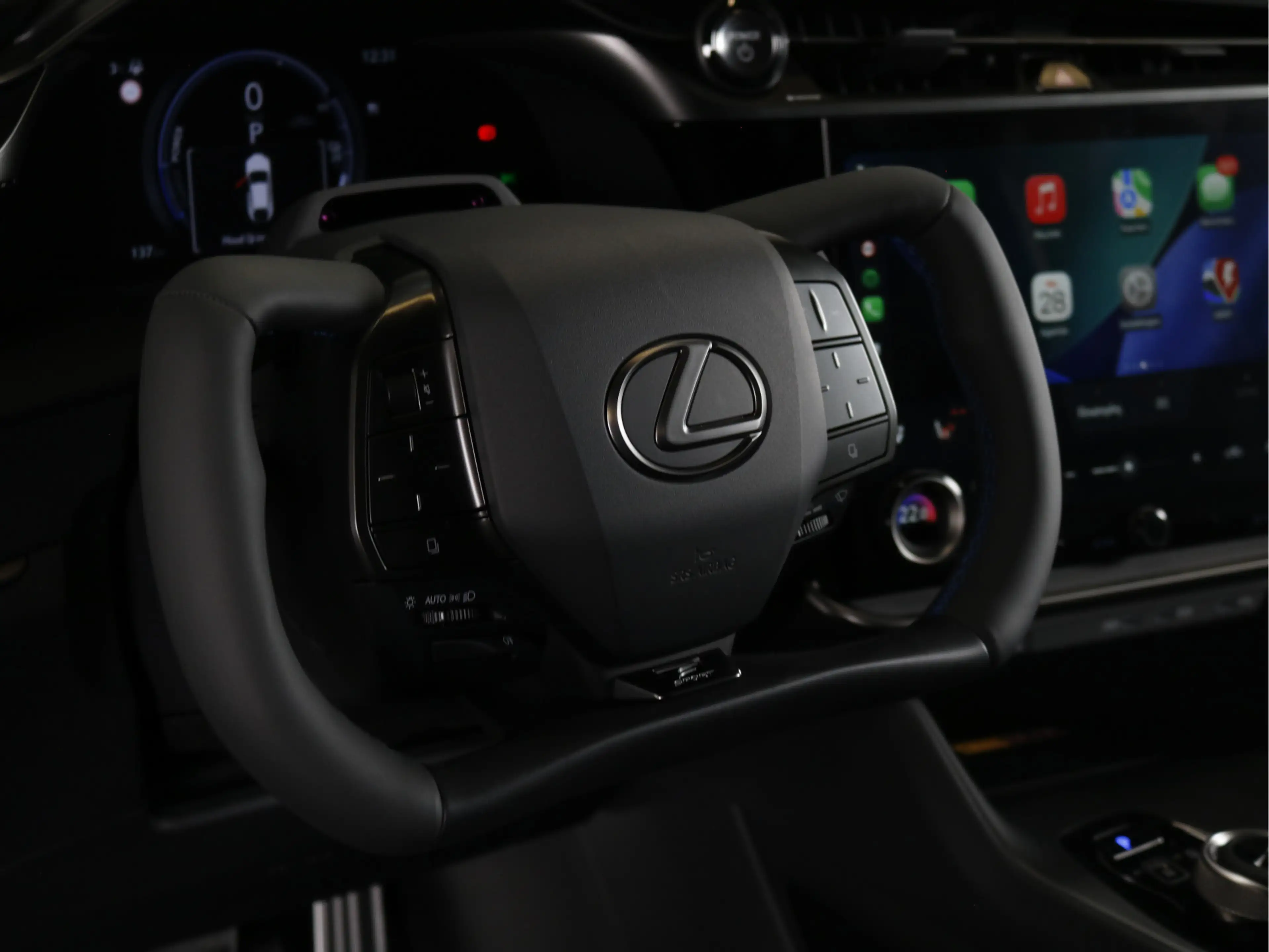 Lexus RZ 550e DIRECT 4 F SPORT 77 kWh — photo 10