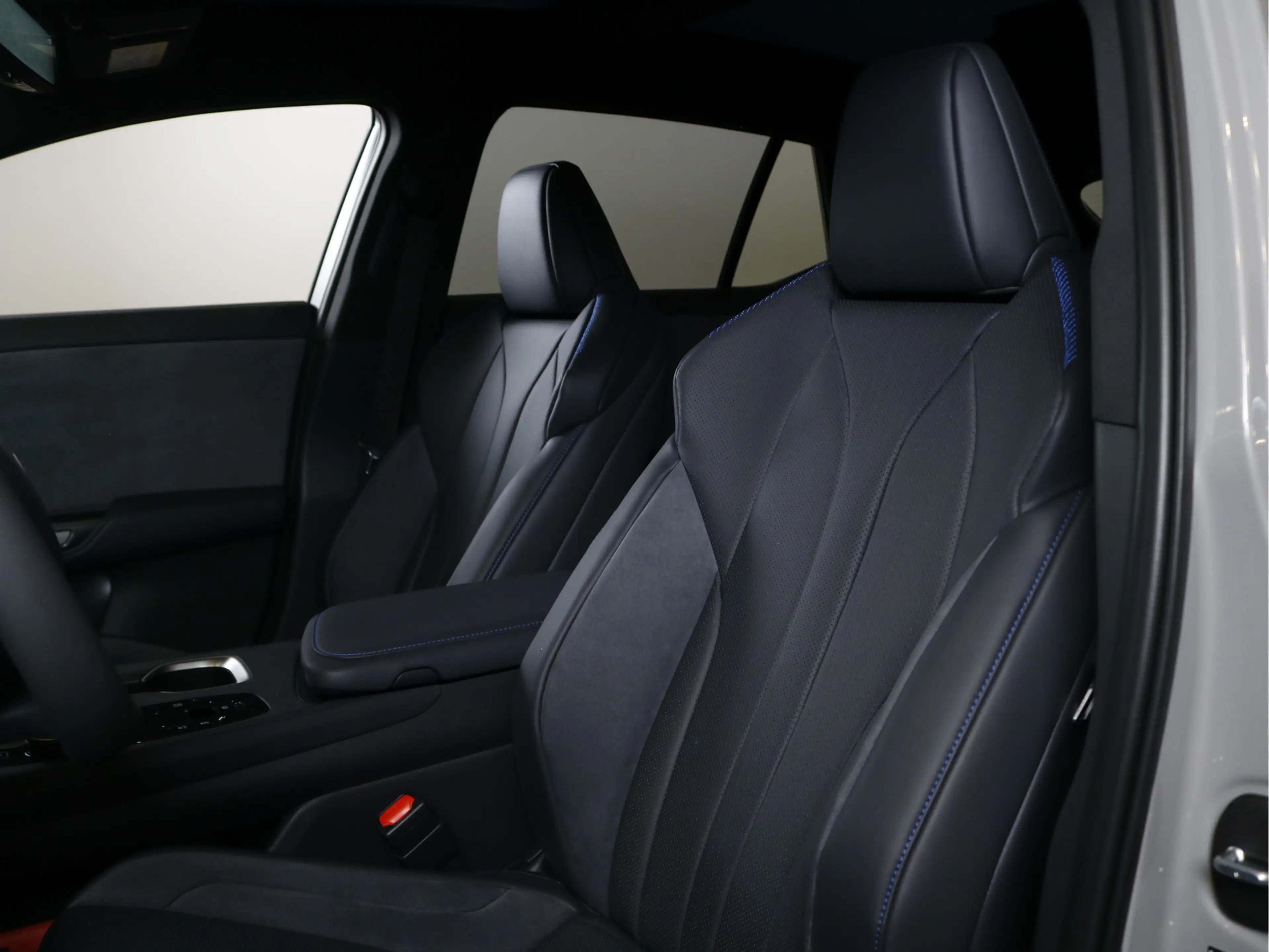 Lexus RZ 550e DIRECT 4 F SPORT 77 kWh — photo 5