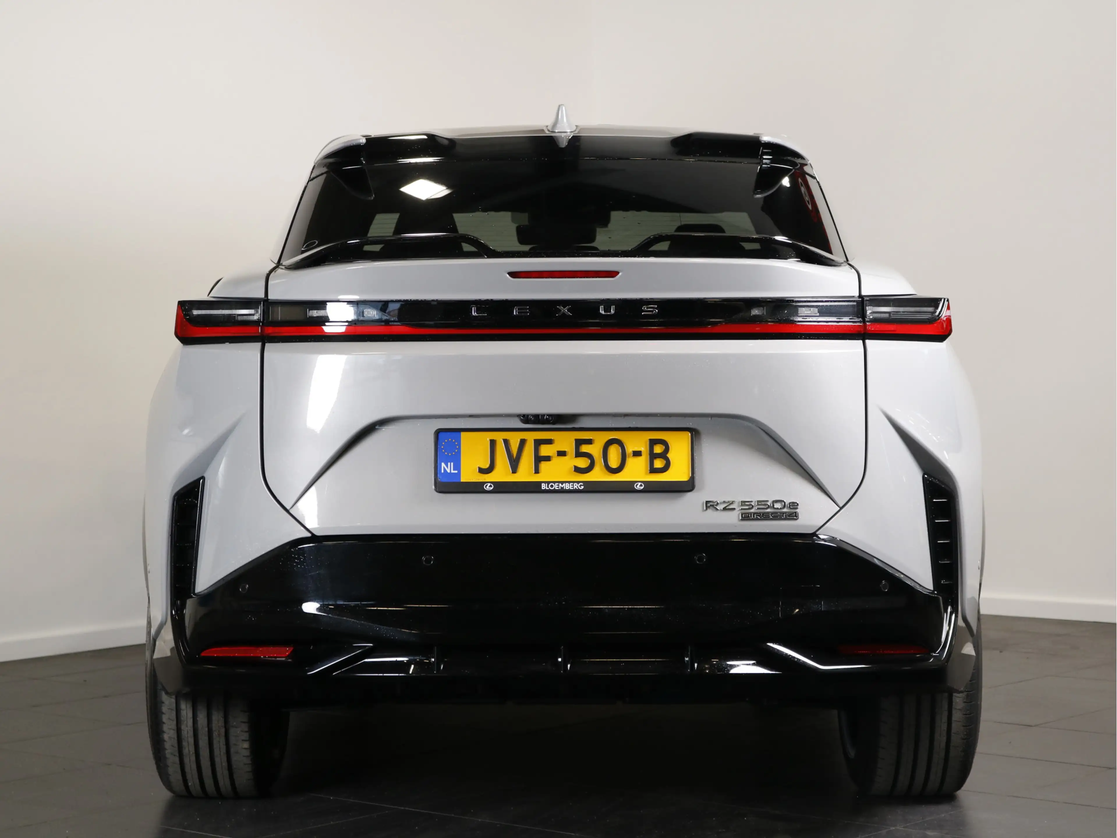 Lexus RZ 550e DIRECT 4 F SPORT 77 kWh — photo 6