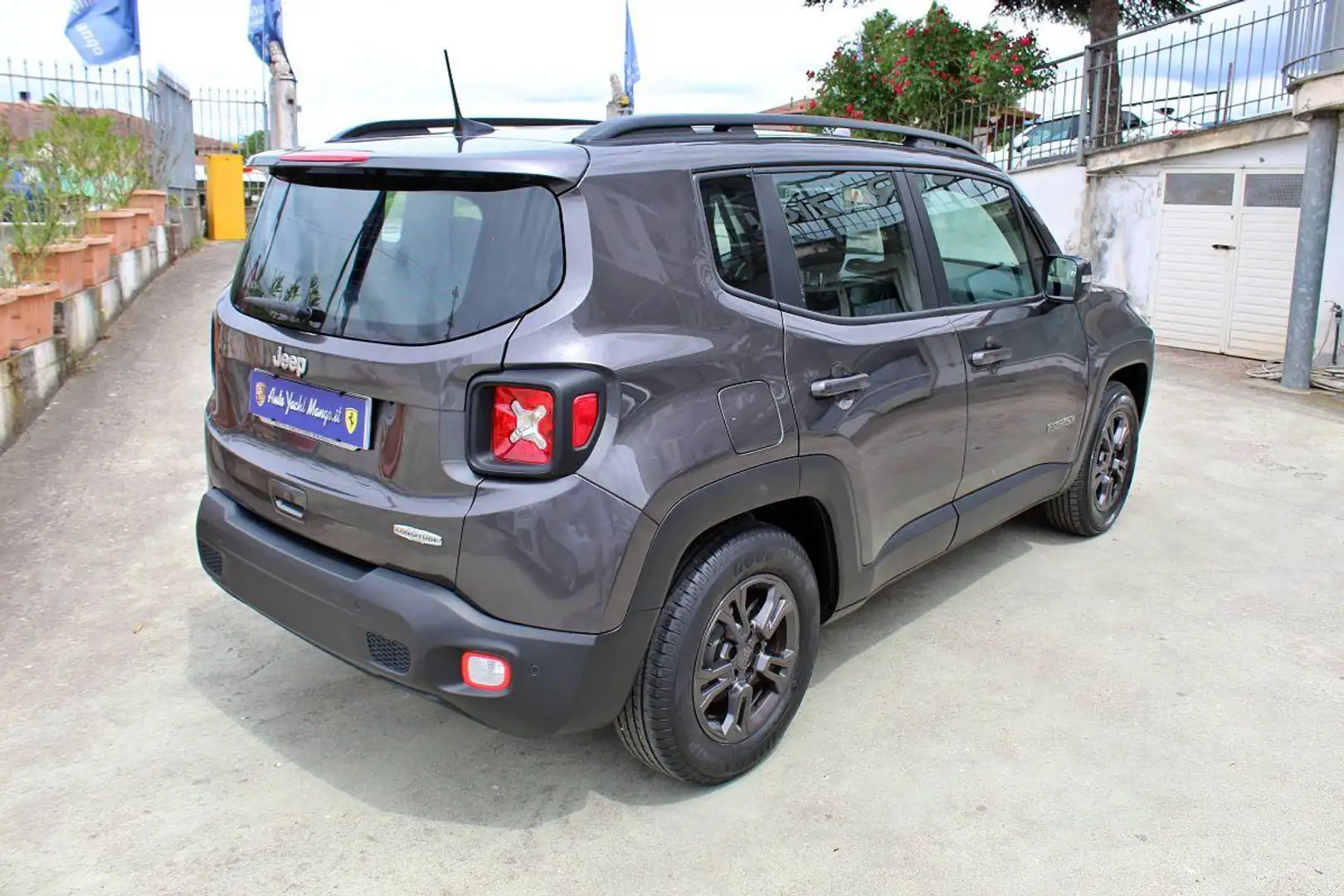 Jeep Renegade 1.6 Mjt 120CV Longitude Gris - 2