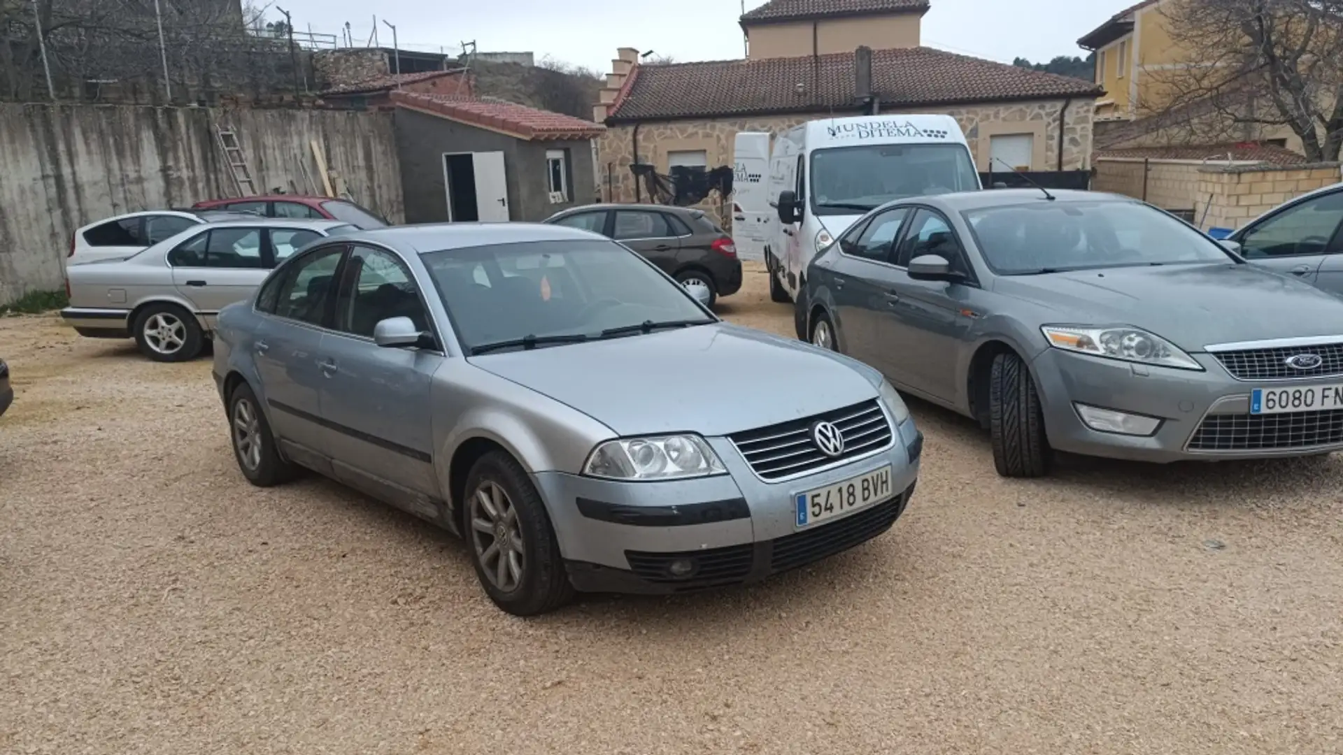 Volkswagen Passat 1.9TDI Advance Gris - 1