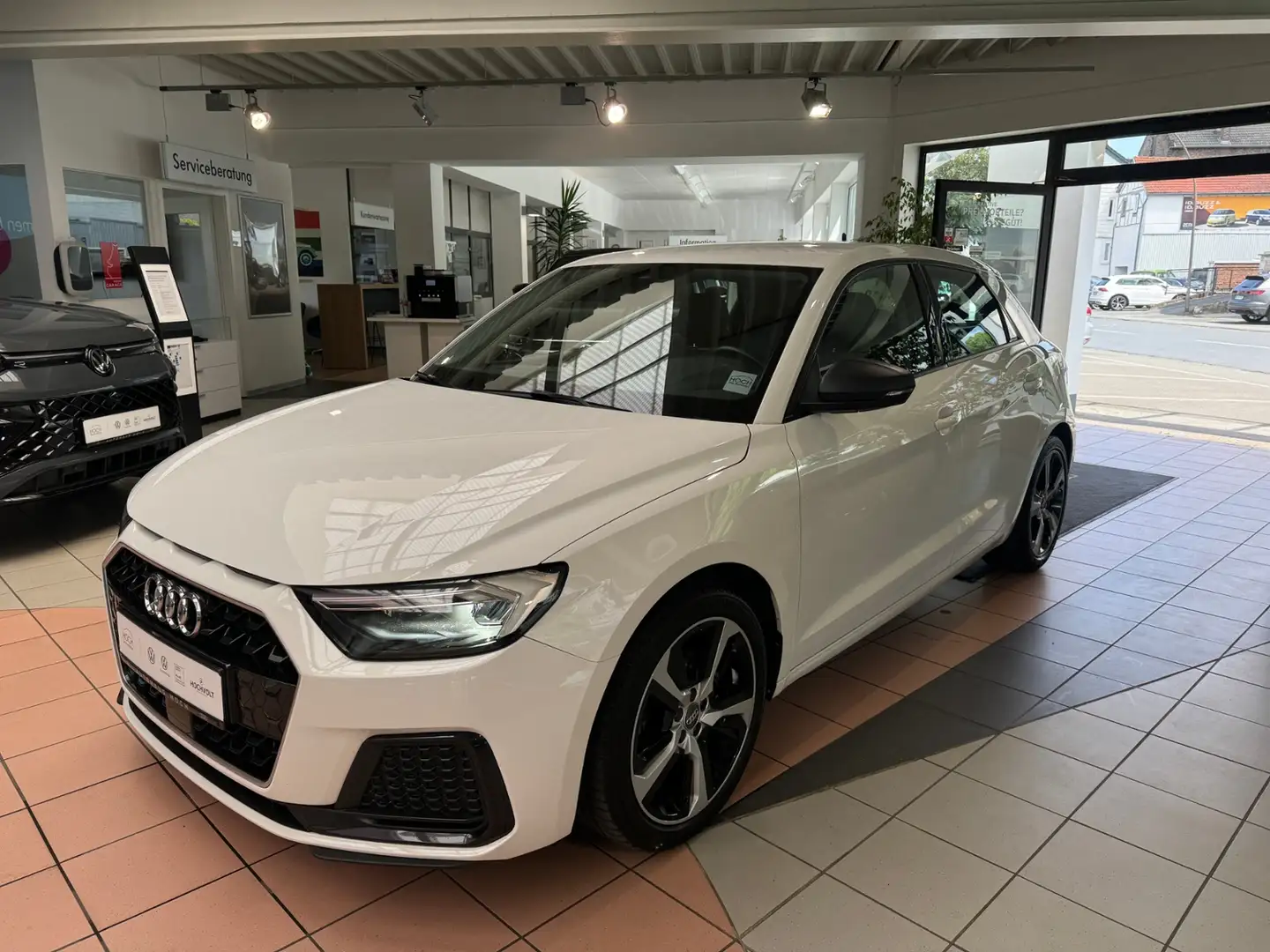 Audi A1 30 Sportback 1,0 TFSI advanced+LED Scheinwerfer Weiß - 2