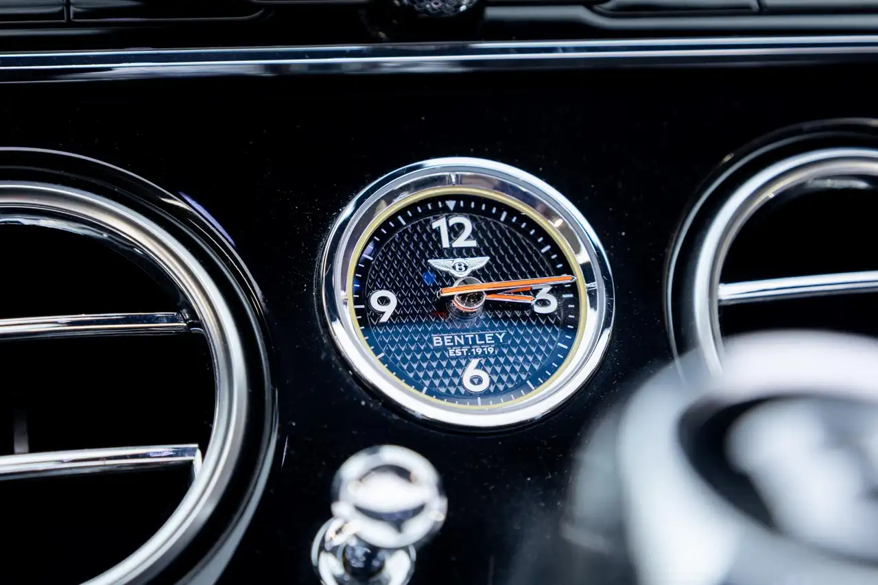 Bentley Continental GTC 2021 — фото 25