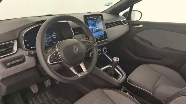Renault Clio view 7