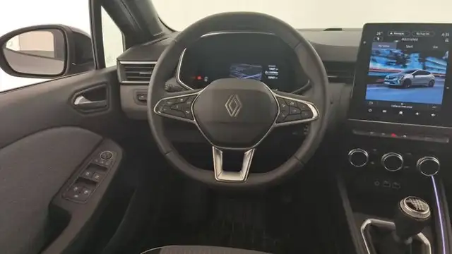 Renault Clio view 15