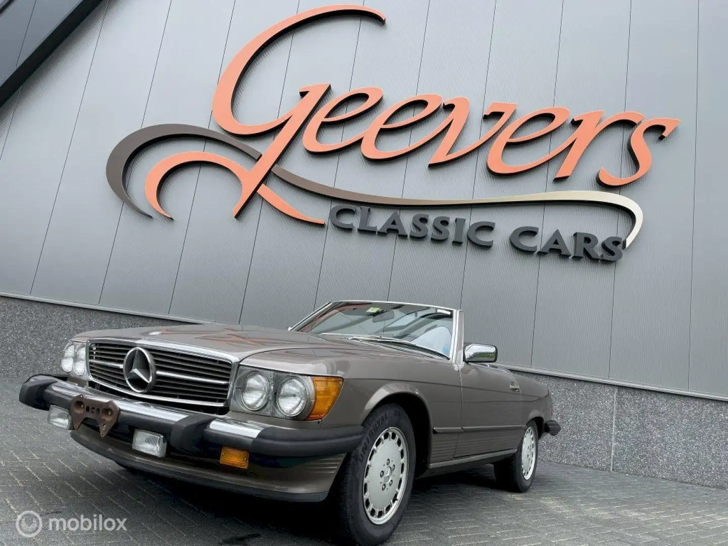 Mercedes-Benz SL 560 W107 AUTOMATIC 2 TOPS CABRIOLET Zilver - 1