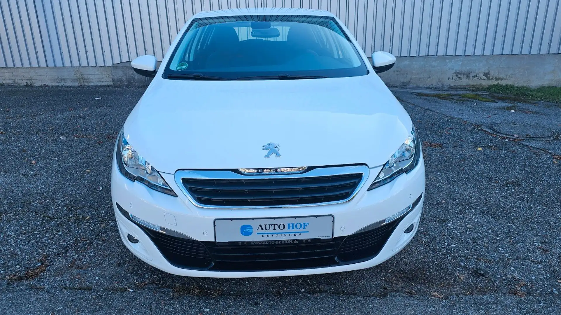 Peugeot 308 Active Weiß - 2