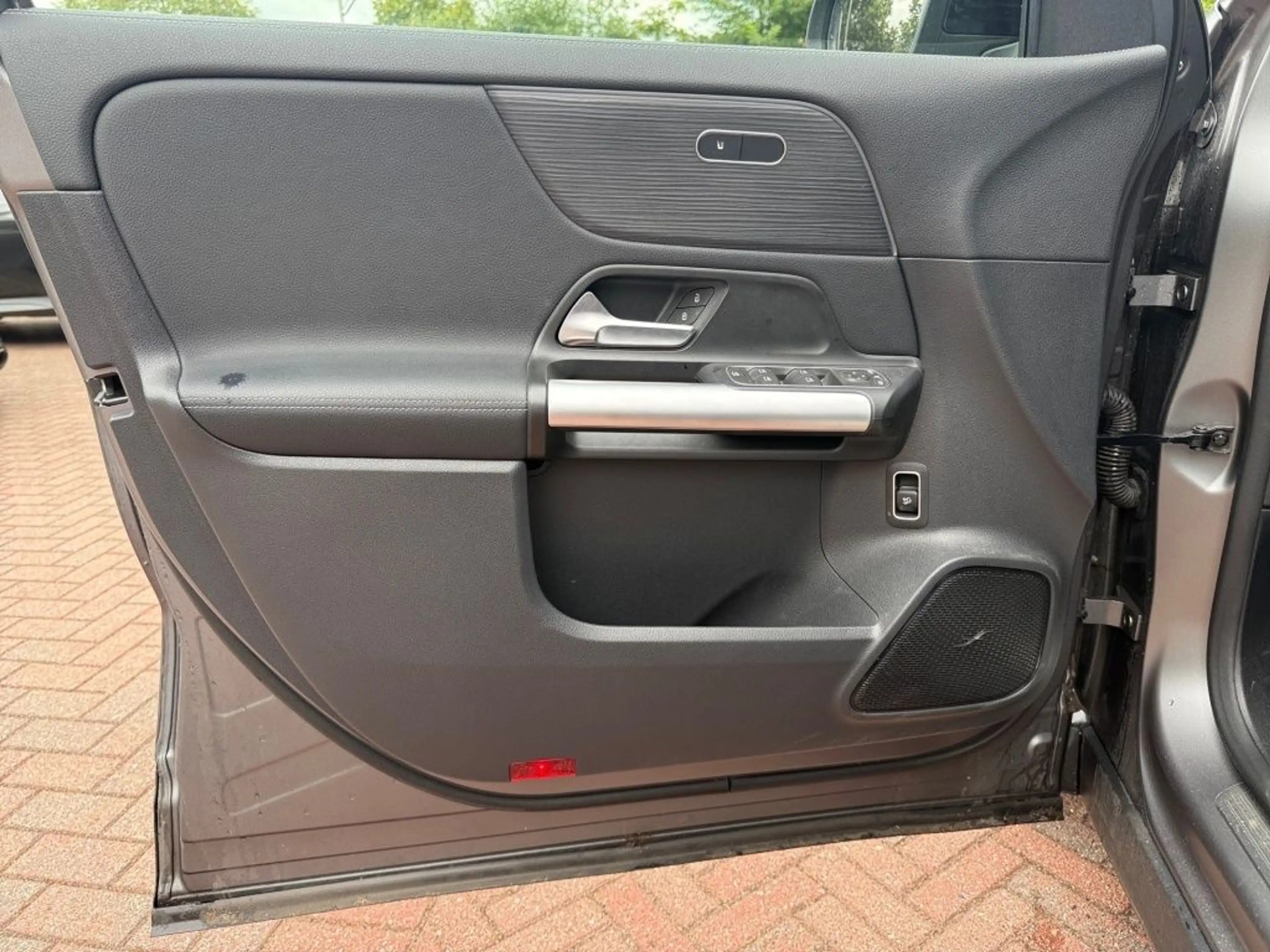 Mercedes-Benz EQA 250 PROGESSIVE+NIGHT+MAGNO+360°+MBUX — photo 5