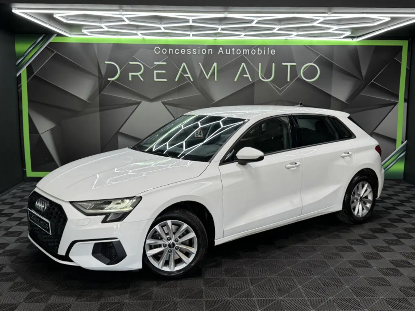 Audi A3 30 TFSI 110CH Blanc - 1
