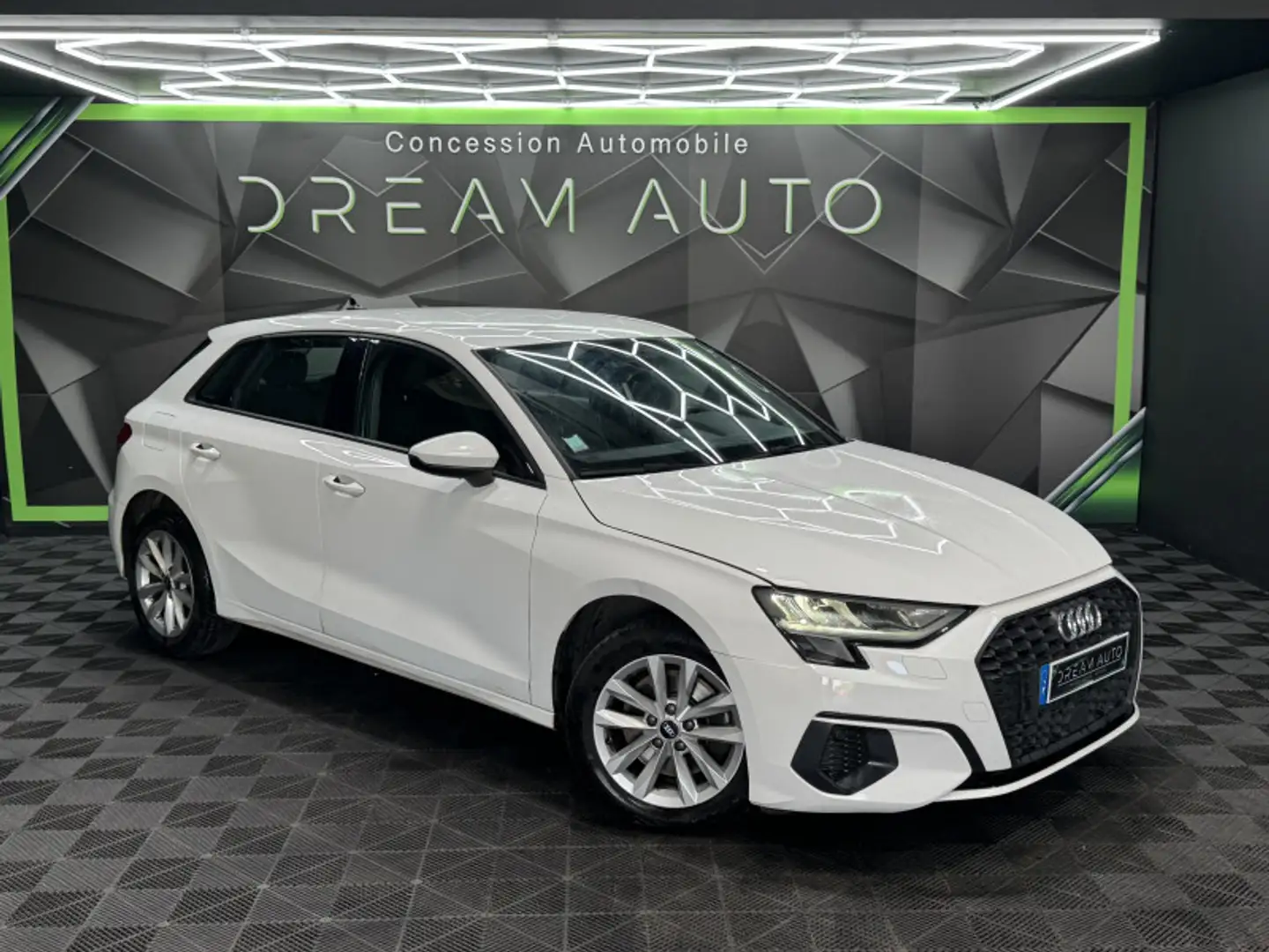 Audi A3 30 TFSI 110CH Blanc - 2