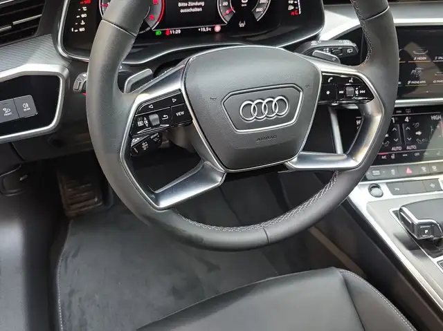 Audi A6 view 9