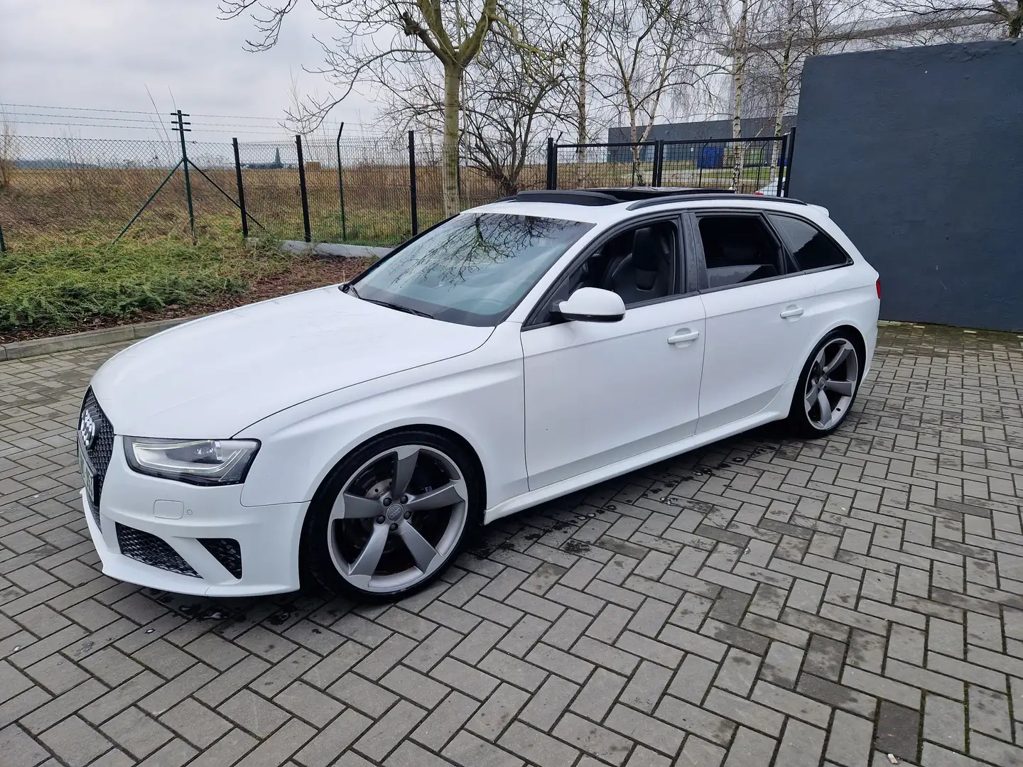 Audi RS4 4.2 V8 FSI PANORAMA Quattro S tronic Full option Blanc - 2