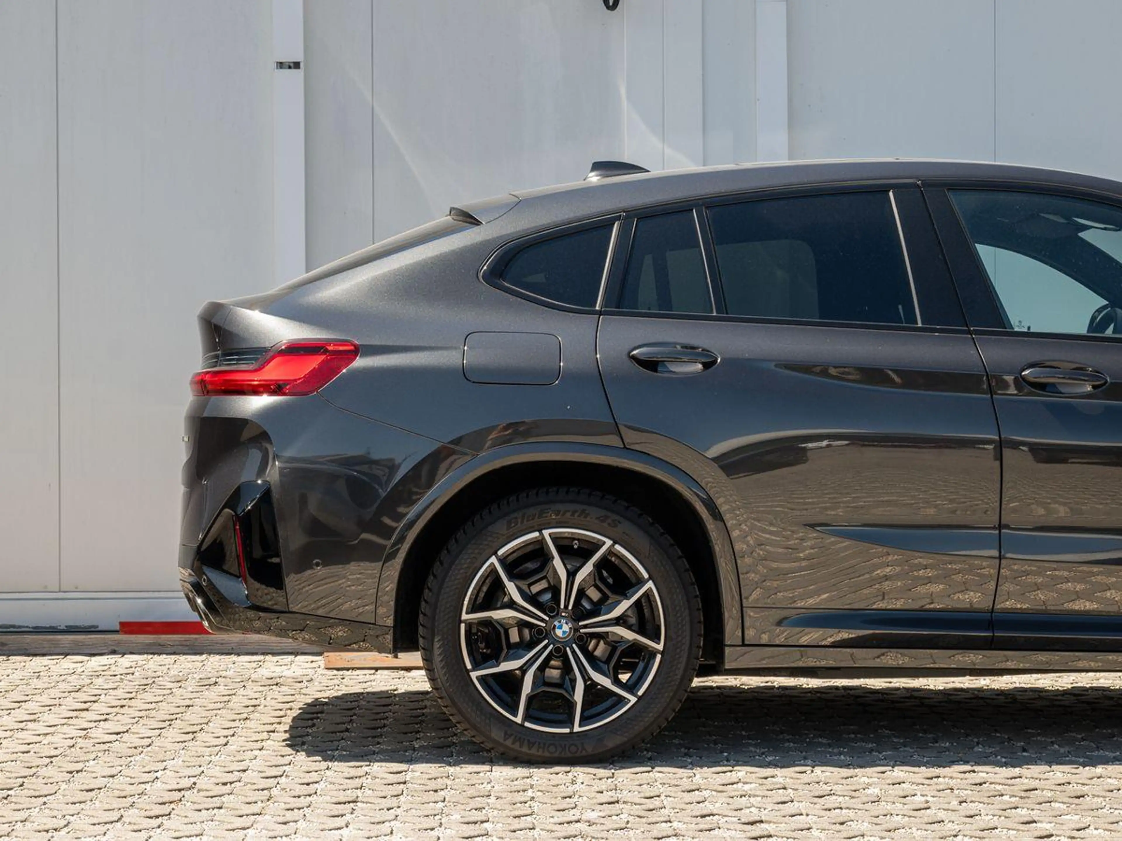 BMW X4 xDrive20d M-Sport StdHz AHK PANO ACC Laser HuD — photo 4