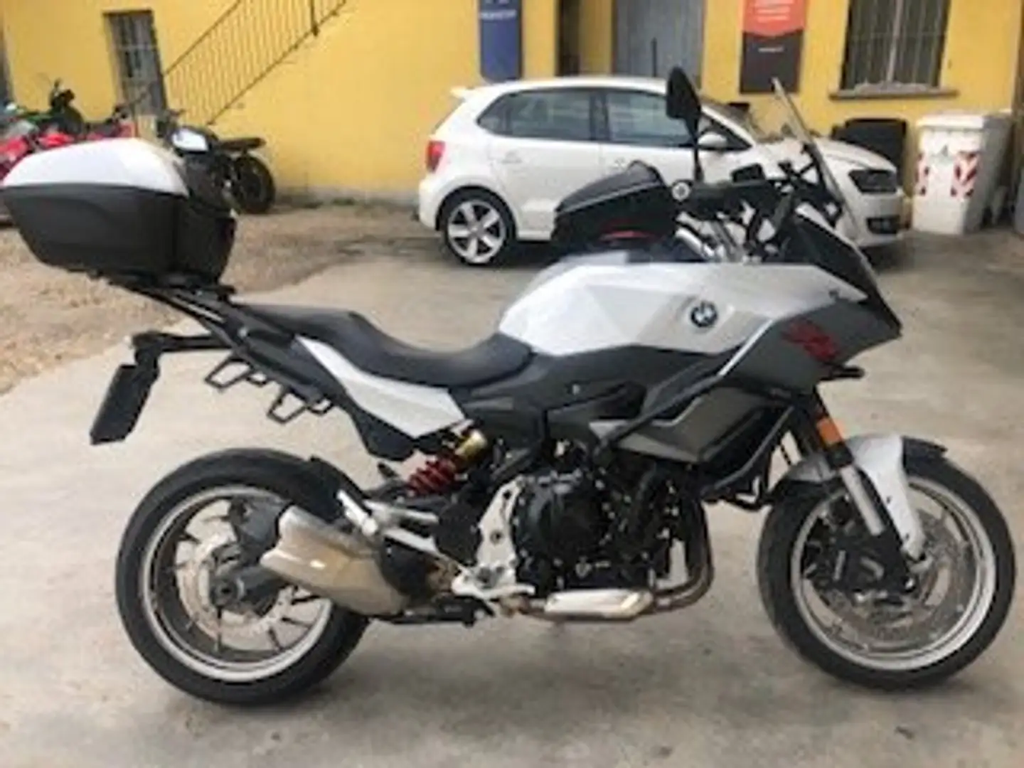 BMW F 900 XR enduro stradale - 1