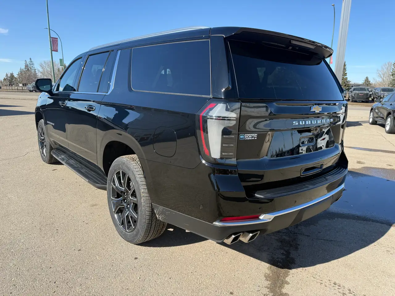 Chevrolet Suburban снимка Chevrolet Suburban