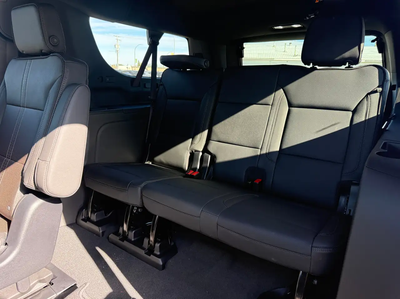 Chevrolet Suburban снимка Chevrolet Suburban