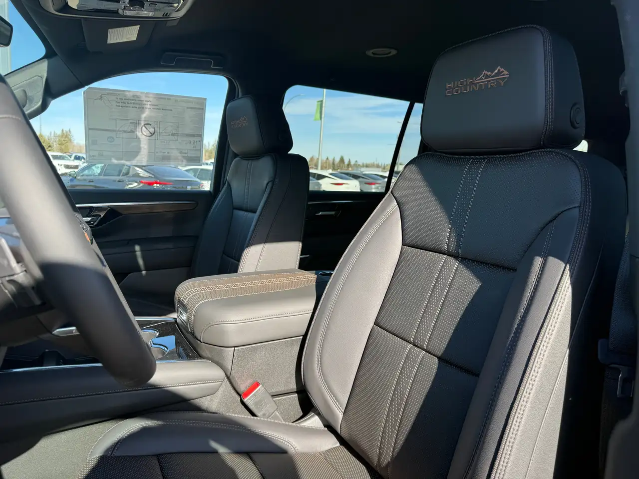 Chevrolet Suburban снимка Chevrolet Suburban