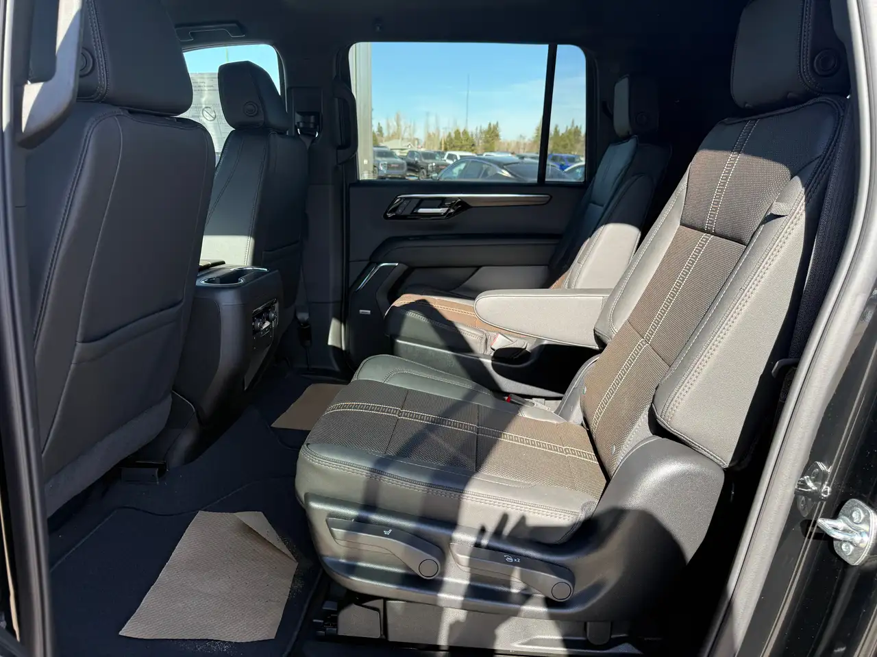 Chevrolet Suburban снимка Chevrolet Suburban